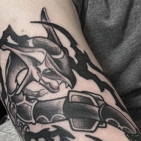 𝕴𝖘𝖆𝖘𝖍𝖆𝖍 on Instagram: "#rayquaza #pokemontattoo" Rayquaza Art, Rayquaza Tattoo, New Age Tattoo, Age Tattoo, Mega Rayquaza, Pokemon Tattoo, Physical Appearance, Traditional Tattoos, Skin Art