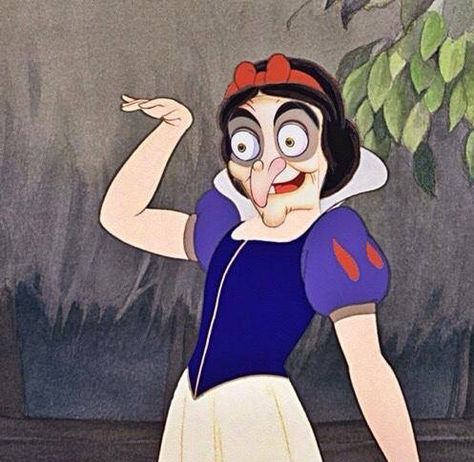 Disney Face Swaps, Princess Meme, Disney Parody, Funny Disney Pictures, Movie Character Posters, Funny Princess, Disney Princess Funny, Funny Disney Jokes, Snow White And The Seven Dwarfs