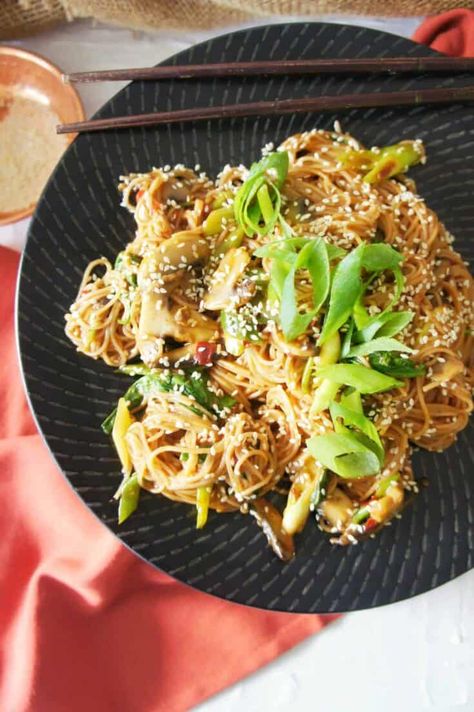 Rice Noodle Recipes Vegetarian, Brown Rice Noodle Recipes, Noodle Recipes Vegetarian, Rice Noodles Recipe, Brown Rice Noodles, Rice Noodle Recipes, Vegetarian Oyster Sauce, Chinese Cooking Wine, Noodle Dish