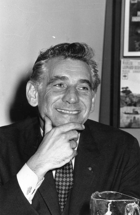 (1966) LEONARD BERNSTEIN nee' LOUIS 08-25-1918 til 10-14-1990 (72) AMERICAN COMPOSER, CONDUCTOR, MUSIC LECTURER, PIANIST & AUTHOR Classical Music Composers, Famous Composers, Leonard Bernstein, Classical Musicians, Classic Music, Music Composers, Music People, Iconic Photos, People Photography