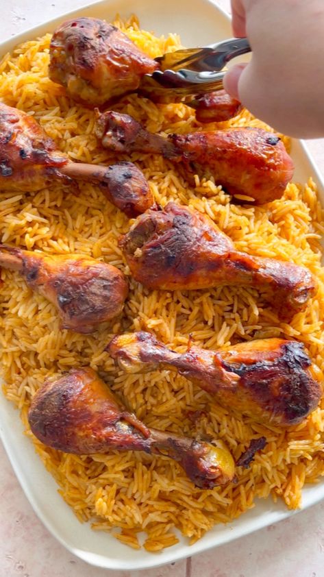 Chicken Machboos, Lebanese Rice With Chicken, Kabsa Rice, Chicken And Rice Halal Guys, Chicken And Rice Middle Eastern, Chicken And Rice Halal, Arab Chicken And Rice, Kabsa Recipe, Middle Eastern Dishes