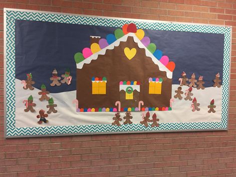 Gingerbread house and people Christmas bulletin board Gingerbread Theme Bulletin Board, Gingerbread Man Bulletin Board Preschool, Gingerbread Man Bulletin Board Ideas, House Bulletin Board Ideas, Gingerbread House Bulletin Board, Gingerbread Bulletin Board Ideas, Gingerbread Bulletin Board, December Bulletin Board Ideas, Bulletin Board Template