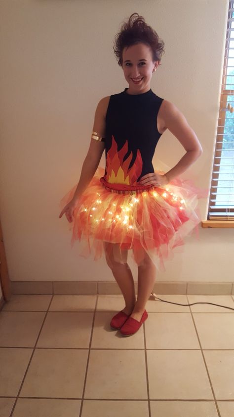 Camp fire costume- light up tutu Camp Costume, Light Up Tutu, Boxer Girl, Cloud Costume, Fire Costume, Diy Kostüm, Running Costumes, Camping Style, Kids Dress Up