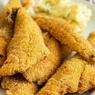 Southern Pan Fried Fish Fried Fish Coating Recipe, Frying Tilapia Fish, Fried Bass Recipes Fish, Fried Crappie Fish Recipes, Fish Breading Recipe Fried, Fish Fry Breading Recipe, Crispy Fried Fish Recipes, Fried Swai Fish Recipes, Fried Whiting Fish Recipes