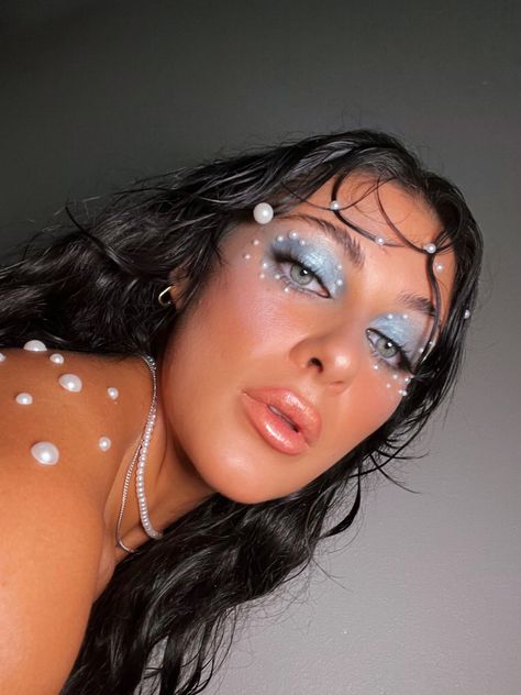 Mermaid Makeup Euphoria Makeup Halloween Makeup Euphoria Makeup Halloween, Shark Makeup, Ocean Moodboard, Bubble Costume, Mermaid Makeup Halloween, Makeup Euphoria, Euphoria Makeup, Shark Mouth, Shark Costumes