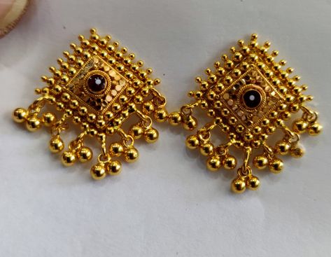 Gold Studs Earrings Indian, Plain Gold Earrings, Gold Earrings For Kids, Pearl Earrings Designs, Black Beads Mangalsutra Design, Gold Earrings Models, Bridal Jewelry Vintage, Gold Earrings Wedding, Gold Jewelry Simple Necklace