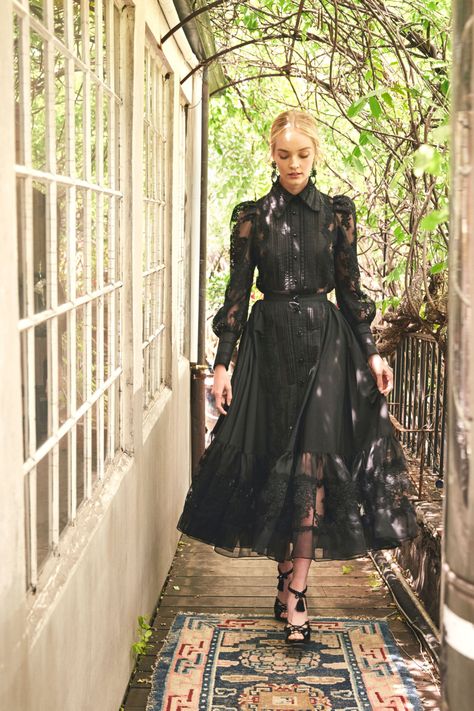 Marchesa Resort 2020 Collection - Vogue Resort 2020, Black Women Fashion, 가을 패션, Marchesa, Lace Shirt, Fashion 2020, Looks Style, Couture Collection, Look Fashion