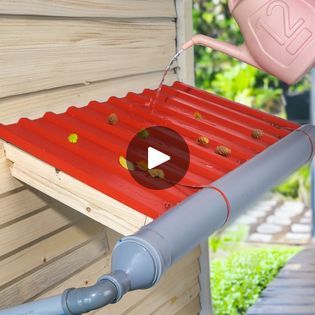 Pvc Pipe Gutter, Pvc Gutters Diy, Roof Drip Edge, Pvc Gutters, Diy Gutters, Pvc Roofing, Backyard Drainage, Pvc Pipe Crafts, Drip Edge