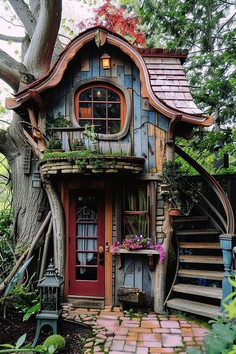 Level Garden, Garden Shed Ideas, Fairytale Houses, Crazy Houses, Shed Ideas, Storybook Homes, Cool Tree Houses, Fairytale Cottage, Unusual Homes