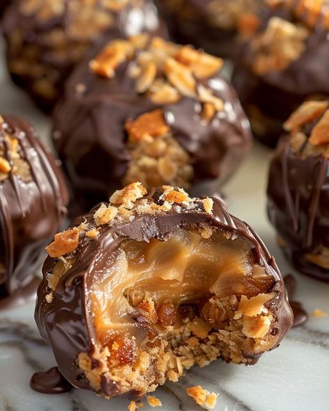 Butterfinger Truffles Recipe, Optimal Recipes, No Bake Truffles, Mini Caramel Apples, Butterfinger Candy, Baked Caramel, Caramel Truffle, Truffles Recipe, Caramel Apple Cheesecake