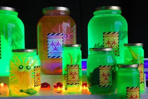 Alien Specimen Jars. Worked great with a highlighter filter as the color agent! | Halloween Forum Alien Centerpieces, Specimen Jars, Glow Stick Jars, Alien Birthday Party, Glow Jars, Alien Party, Alien Halloween, Halloween Forum, Themes Ideas