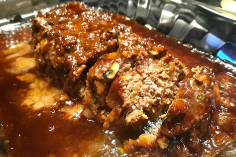 Prize Winning Meatloaf, Ground Beef Meatloaf, Beef Meatloaf Recipes, Caramelized Onions Recipe, Ground Beef And Cabbage, Beef Meatloaf, Easy Meatloaf, Brown Gravy, Roast Chicken Recipes