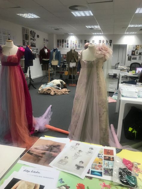 ‘Bridgerton’ Costumes: A Look at the Netflix Show’s Colorful Looks – WWD Serie Tv Netflix, Prom Images, Bridgerton Costumes, Bridgerton Dresses, Costume Department, Miami Outfits, Netflix Show, Theatre Costumes, Regency Era