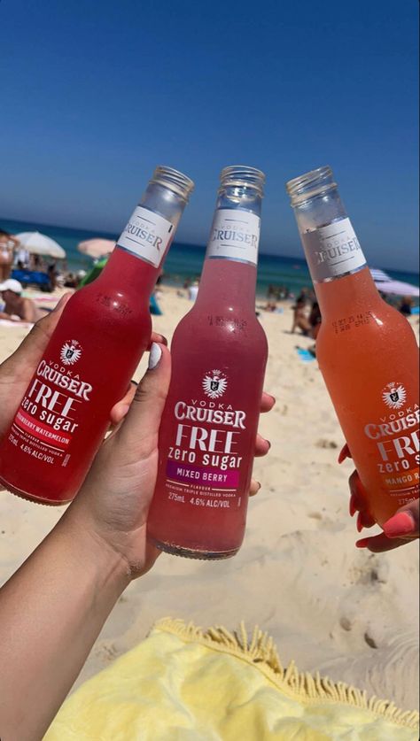 Vodka, crusiers, drinks on the beach, beach, summer days, swimming, tanning Cruisers Vodka, Beach Alcoholic Drinks, Beach Drinks Alcohol, Vodka Cruiser, Drinks On The Beach, Vodka Mixes, Pretty Alcoholic Drinks, Beach Drinks, Fruity Drinks