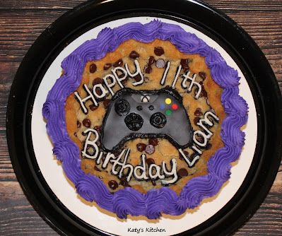 Gamer Cookie Cake, Video Game Cookie Cake, Giant Cookie Cake, Message Cookies, Cookie Cake Designs, Birthday Cookie, Cookie Cake Birthday, Cookie Cakes, Giant Cookie