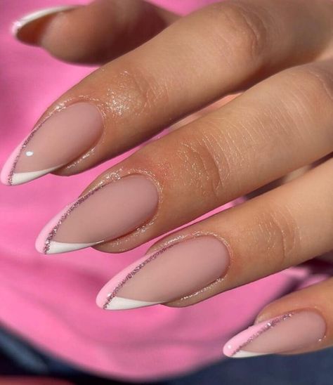 Round Nail Tip Designs, Round Tip Nail Ideas, Pink And White Almond Nails Art Designs, Pink And White Nails Coffin Short, White French Nails Ideas Almond, White Nail Designs Oval, Elegant Pink And White Nails, Almond Nails Designs Elegant, French Round Tip Nails