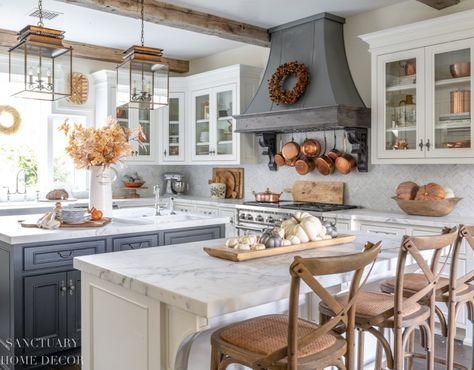 Kitchen Fall Decorating Ideas, Sanctuary Home Decor, Sanctuary Home, Copper Kitchen Decor, Green House Design, Fall Kitchen Decor, Latest House Designs, Farmhouse Kitchen Design, Copper Accents