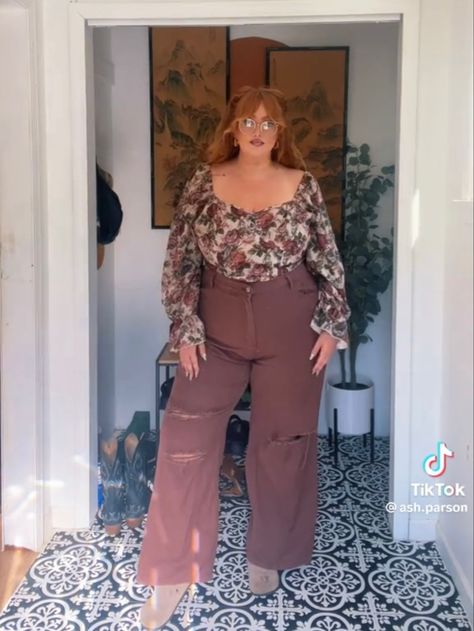 Plus 70s Fashion, Feminine Romantic Style Plus Size, Plus Size Cold Spring Outfits, Feminine Style Plus Size, Artsy Plus Size Outfits, Plus Size Flamboyant Natural, Romantic Plus Size Outfits, Plus Size Whimsical Style, Indie Plus Size Fashion