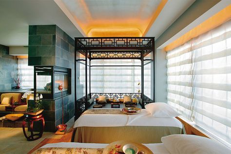 Gather's Guide to New York Spas Romantic Spa, Manhattan Hotels, Spa Getaways, Belinda Carlisle, Purple Decor, Relaxation Room, Best Spa, Luxury Rooms, Modern Bedroom Design