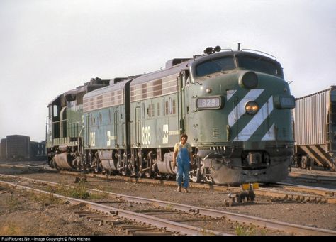 RailPictures.Net Photo: BN 828 Burlington Northern Railroad EMD F9(A) at Superior, Wisconsin by Rob Kitchen Superior Wisconsin, Railroad Industry, Railroad Images, Abandoned Train, Burlington Northern, Railroad Pictures, Railroad Photography, Covered Wagon, Railroad Photos