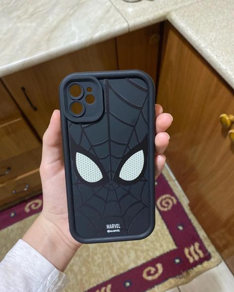 Premium Black Spider Case Price : 1799 Case Iphone Couple, Black Spider, April 26, Football Player, Black Case, Case Iphone, Iphone 11, Iphone Cases, Phone Cases