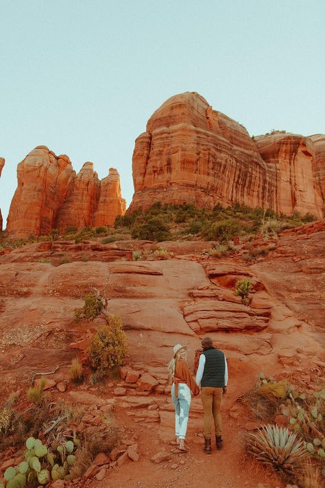 Sedona Arizona Engagement Session, Desert Engagement Photos, Cathedral Rock Couples Shoot, Engagement Session Posing Ideas Cathedral Rock Engagement Photos, Canyon Photoshoot Ideas, Red Rock Canyon Las Vegas Photoshoot, Arizona Picture Ideas, Sedona Photos, Sedona Photoshoot, Az Aesthetic, Arizona Photoshoot, Trip Stickers