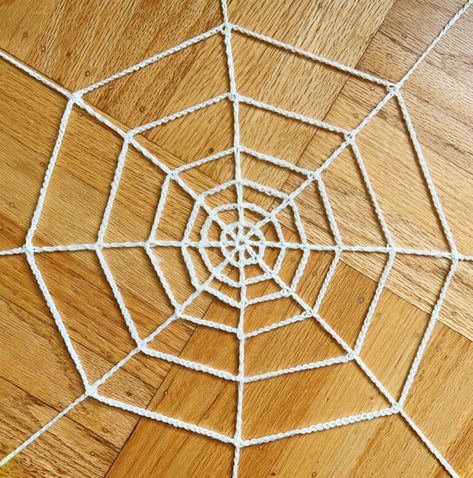 Crochet Spider Web Pattern, Crochet Spider Web, Crochet Halloween Patterns Free, Crochet Halloween Decorations, Crochet Halloween Costume, Halloween Knitting Patterns, Crochet Spider, Spider Web Pattern, Spider Web Decoration