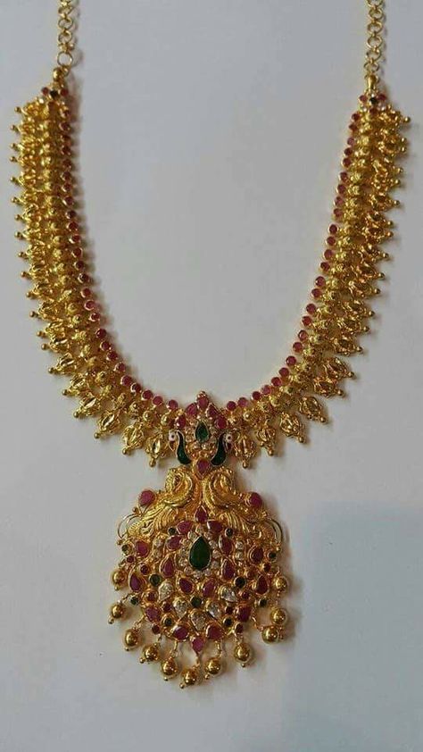 Old Design Gold Jewellery, Antique Gold Jewelry Indian, Lucky Jewelry, Old Design, Gold Necklace Indian Bridal Jewelry, Gold Bridal Jewellery Sets, Gold Pendant Jewelry, Gold Wedding Jewelry, Black Beaded Jewelry