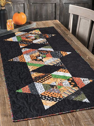 Basic Quilt Patterns, Halloween Quilt Patterns, Fall Quilt Patterns, Parlor Table, Quilting Digest, Table Topper Patterns, Quilt Pattern Book, Halloween Sewing, Halloween Table Runners