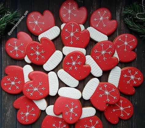 Christmas Mitten Cookies Decorated, Mittens Cookies Decorated, Christmas Cookies Decorated Mittens, Decorated Mitten Cookies, Christmas Mitten Cookies, Mitten Sugar Cookies Decorated, Mitten Cookies Decorated, Mitten Sugar Cookies, Christmas Sugar Cookie Designs