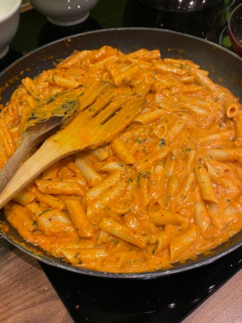 Gigi Hadid Pasta Recipe, Hadid Pasta Recipe, Poverty Meal, Gigi Hadid Pasta, Hadid Pasta, Sommer Mad, Food Babe, Food Therapy, Yummy Comfort Food