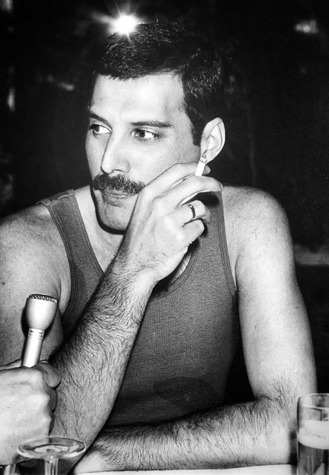 Freddie Mercury Online on Twitter: "David: Wonder now why you would want to go on? You have everything, you're rich, you're successful, you're famous Freddie: Oh, here we go again (laughter) I've nothing else to do (laughter) #FreddieMercury https://t.co/IPpjrhFo0a" / Twitter Freddie My Love, Freddy My Love, Freddy Mercury, Celebrity Style Inspiration, Queen Of Heaven, Queen Freddie Mercury, Queen Art, John Deacon, Queen Band