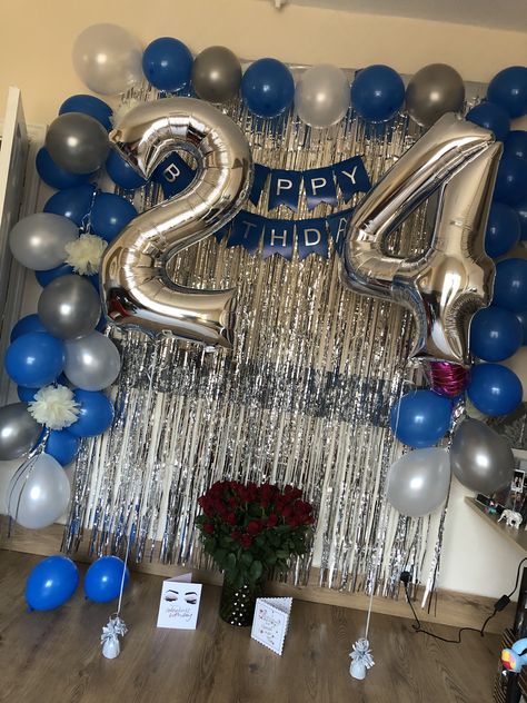 Silver Party Decorations, Blue Party Decorations, Deco Ballon, 21st Bday Ideas, Birthday Decorations For Men, Blue Birthday Parties, Simple Birthday Decorations, 21st Birthday Decorations, Silver Birthday