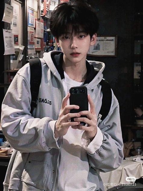 Cute Korean Boy, Kore Ulzzang, Korean Picture, Boys Life, Friend Poses Photography, Cute Asian Guys, Boy Pictures, Korean Aesthetic