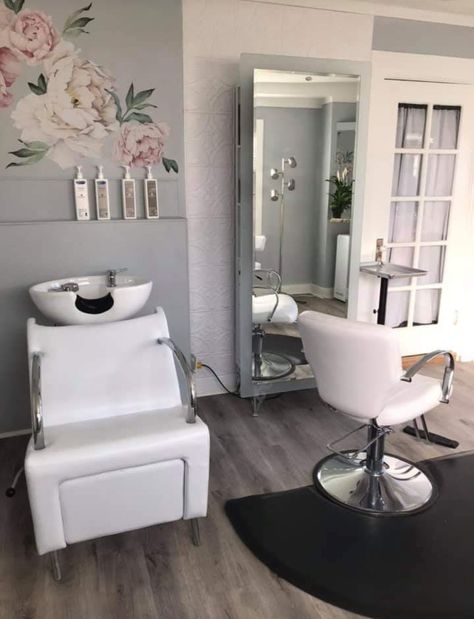 Single Chair Salon Ideas, Small Home Salon Ideas, Beauty Shed Salon Ideas, Salon Room In Home, In Home Salon Ideas Small Spaces, Shed Salon Ideas, Small Salon Ideas, Dining Room Decor Wall Art, Small Beauty Salon Ideas