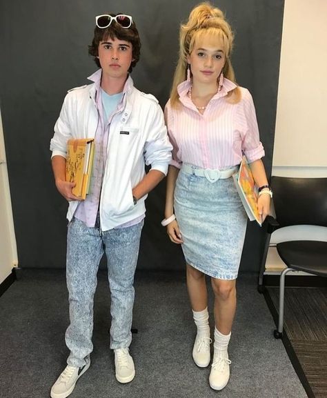 Jake Stranger Things, Angela Stranger Things, Stranger Things Bts, Iconic Movie Characters, Bts Outfits, Hospital Gown, Stranger Things Season, Iconic Movies, Halloween Women