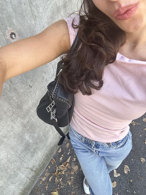 #outfit #ootd #outfitcheck #summer #fall #aesthetic #inspo #instagram #school #backtoschool #pink #barbie #firstday #jeans #brunette @zaraofficial @the_kooples @valentino @zadigvoltaire Brunette Pink Outfit, Summer Fall Aesthetic, Baby Pink Outfit, Aesthetic Brunette, Barbie Core, Inspo Instagram, Pink Barbie, Fall Aesthetic, Pink Outfit