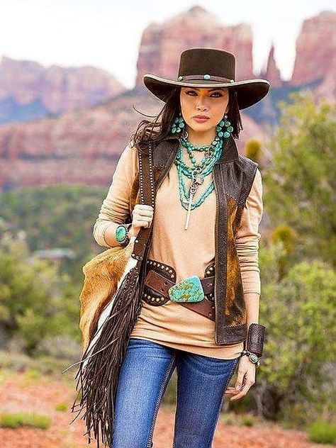 boho western Womens Western Outfits, Boho Western Outfits, Mode Country, Outfit Yellow, Cowgirl Style Outfits, Cowgirl Outfit, Wilde Westen, Estilo Country, Western Style Outfits