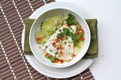 Seasaltwithfood: Steamed Fish With Garlic, Lime, and Chilies Steamed Fish, Cooking Seafood, Fresh Fish, Thai Style, Asian Cooking, Food Presentation, Brussel Sprout, Seafood Recipes, Main Dishes