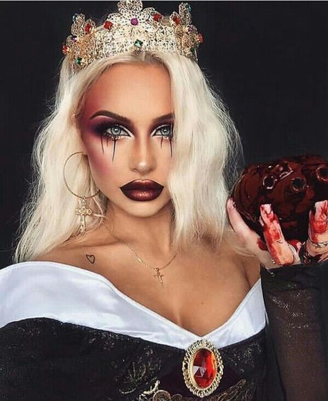 Evil Queen costume Pelottava Halloween, Beautiful Halloween Makeup, Halloween Costumes Women Creative, Makeup Zombie, Creative Halloween Makeup, Halloween Makeup Clown, Halloweenský Makeup, Halloween Make-up Looks, Halloween Makeup Pretty