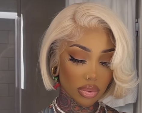 Blond Short Wigs For Black Women, Blonde Bob With Bangs Wig, Short Blonde Frontal Wig Hairstyles, Short Blonde Frontal Wig, Platinum Blonde Bob Wig, Color 30 Bob Black Women, Short 613 Hairstyles Black Women, Blonde Bob Styles For Black Women, Short Blonde Hairstyles Black Women