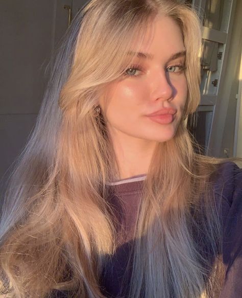 Blonde Hair Blue Eyes Makeup, Blue Eyes Aesthetic, Cinnamon Hair, Blonde With Blue Eyes, Dark Brunette Hair, Blonde Hair Girl, Brown Balayage, Blonde Hair Blue Eyes, Brown Blonde Hair