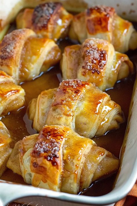 Crescent Roll Apple Dumplings Croissant Apple Turnovers Crescent Rolls, Cresent Roll Apple Recipe, Crescent Roll Apple Pie, Crescent Roll Apple, Apple Crescent Rolls, Pillsbury Crescent Recipes, Crescent Roll Recipes Dessert, Crescent Roll Apple Dumplings, Crescent Roll Dessert