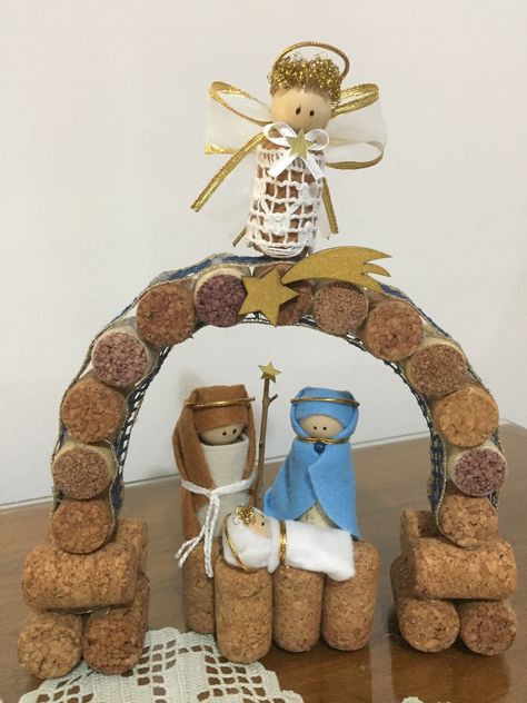 Cork Nativity Scene, Cork Nativity, Nativity Scene Crafts, Cork Crafts Christmas, Christmas Art For Kids, Wine Cork Diy Crafts, Wine Cork Ornaments, Diy Nativity, Cork Ornaments