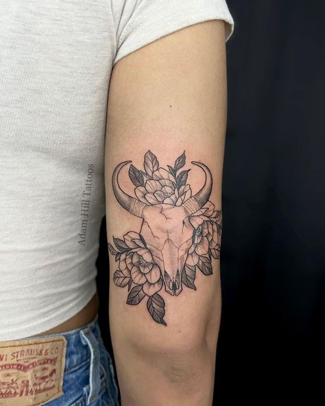 Bull Skull Tattoo, Adam Hills, Skull Thigh Tattoos, Bull Skull Tattoos, Steer Skull, Tattoo Equipment, Sleeves Ideas, Leg Sleeves, Tattoo Supplies