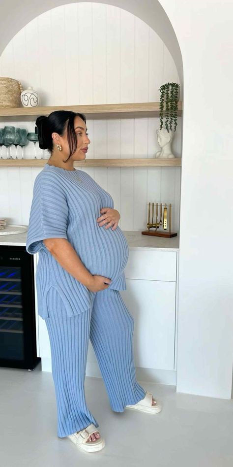 A selection of stylish bump-friendly outfits for expecting mothers. The image showcases a variety of maternity clothes, including flowy dresses, stretchy leggings, and comfortable tops. Each outfit is designed to accommodate a growing baby bump while ensuring the wearer feels both fashionable and comfortable. The ensembles feature soft, breathable fabrics in a range of colors and patterns, suitable for different occasions from casual outings to special events Bump Friendly Outfits, Friendly Outfits, Maternity Lounge Wear, Casual Maternity Outfits, Stylish Maternity Dress, Cute Maternity Dresses, Maternity Clothes Fashionable, Trendy Maternity Outfits, Stylish Loungewear