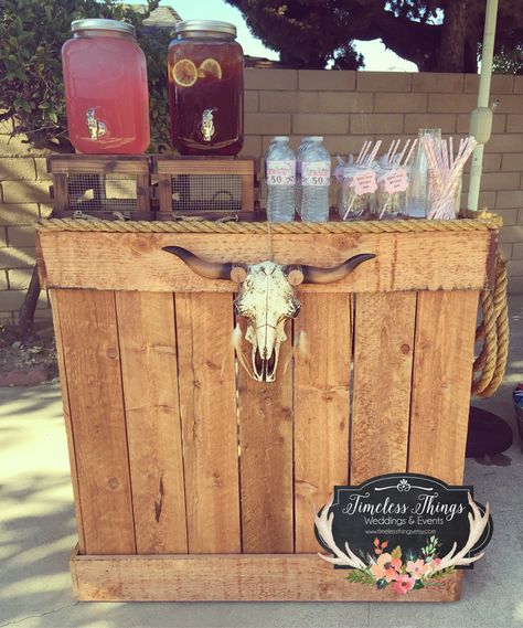 Rodeo Theme Table Decor, Country Style Birthday Party Ideas, 40th Birthday Cowgirl Theme, Western Party For Adults, Black Western Party Decor, Country 40th Birthday Party Ideas, Rustic Western Party Decor, Country Birthday Party Ideas For Adults, Rodeo 30th Birthday