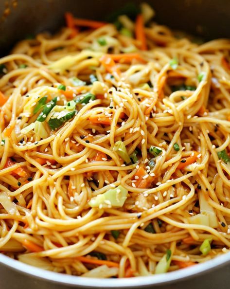 Delicious and easy One-Pot Teriyaki Noodles recipe. Perfect for a quick weeknight dinner! #teriyaki #noodles #onepotmeal #easyrecipe #quickmeal Asian Noodle Meal Prep, Terriaki Noodle Recipe, Weeknight Dinner Instant Pot, One Pot Teriyaki Noodles, Asian Noodle Side Dish, Healthy Japanese Meals, Terriyaki Noodles, Teriyaki Noodles Easy, Instant Pot Noodle Recipes