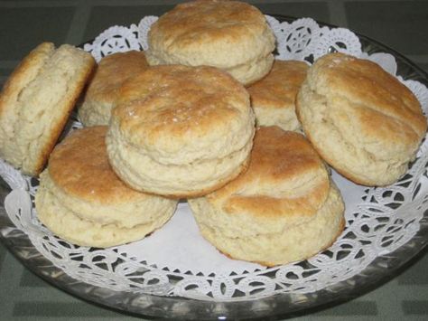 Basic Baking Powder Biscuits (Modified for Stand Mixers)  These are really good!!!!  I made them and baked them on top of a chicken stew and they were so good!  (You dont need to use the stand mixer.  Just a pastry blender) Kitchenaid Stand Mixer Recipes, Basic Baking, Stand Mixer Recipes, Best Biscuit Recipe, Baking Powder Biscuits, Kitchen Aid Recipes, Fluffy Biscuits, Mixer Recipes, Stand Mixers