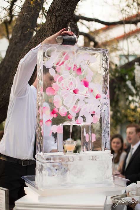 This Highland Park Wedding Turns Into a Parade — With the Sweetest Mom Ever Leading the Way | PaperCity Magazine Ice Luge Wedding, Old School Wedding, Ice Sculpture Wedding, Ice Luge, Frozen Decorations, Pineapple Wedding, Small Wedding Ideas, Vowel Renewal, Wedding Drinks